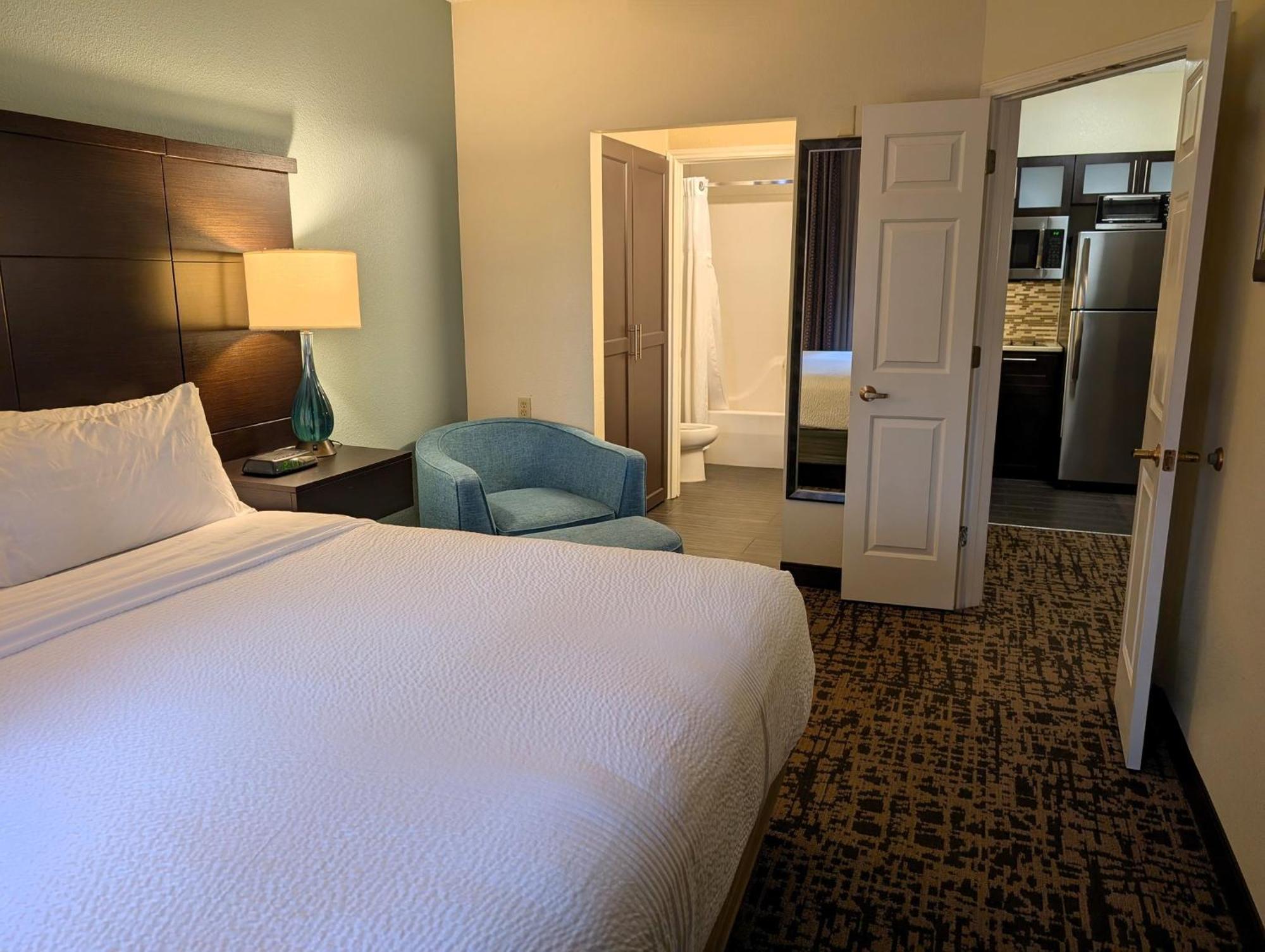 One-Bedroom Suite,1281487708:JPEG
