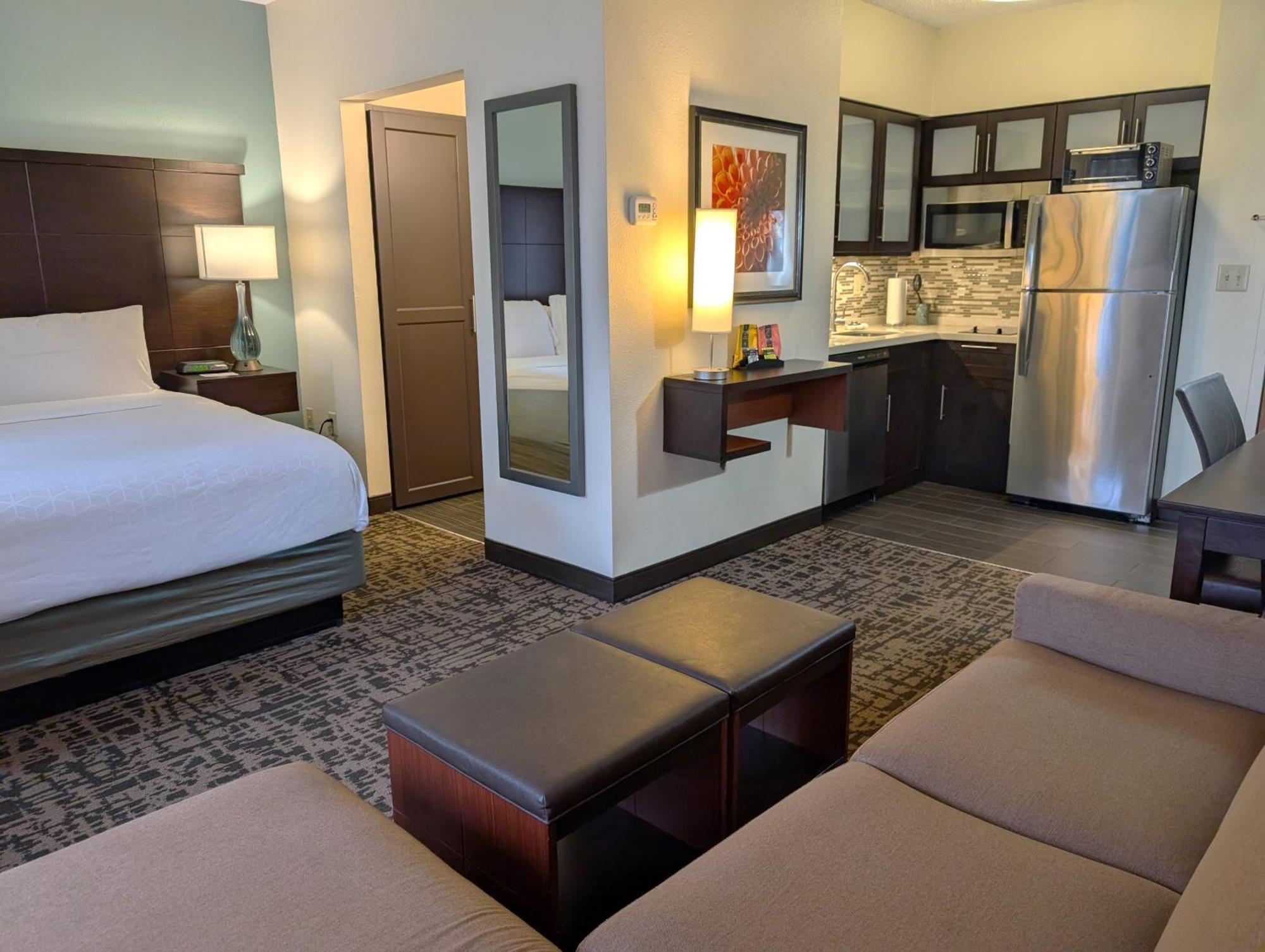 Studio Suite,1029049099:JPEG